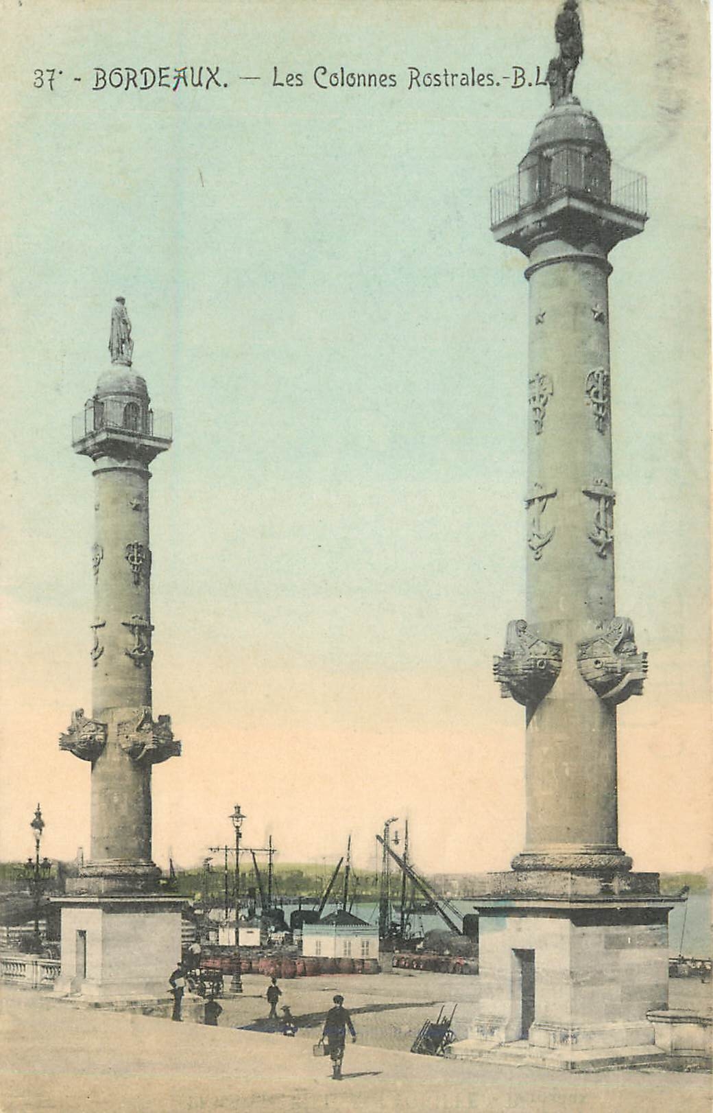 CPA Bordeaux les Colonnes Rostrales 