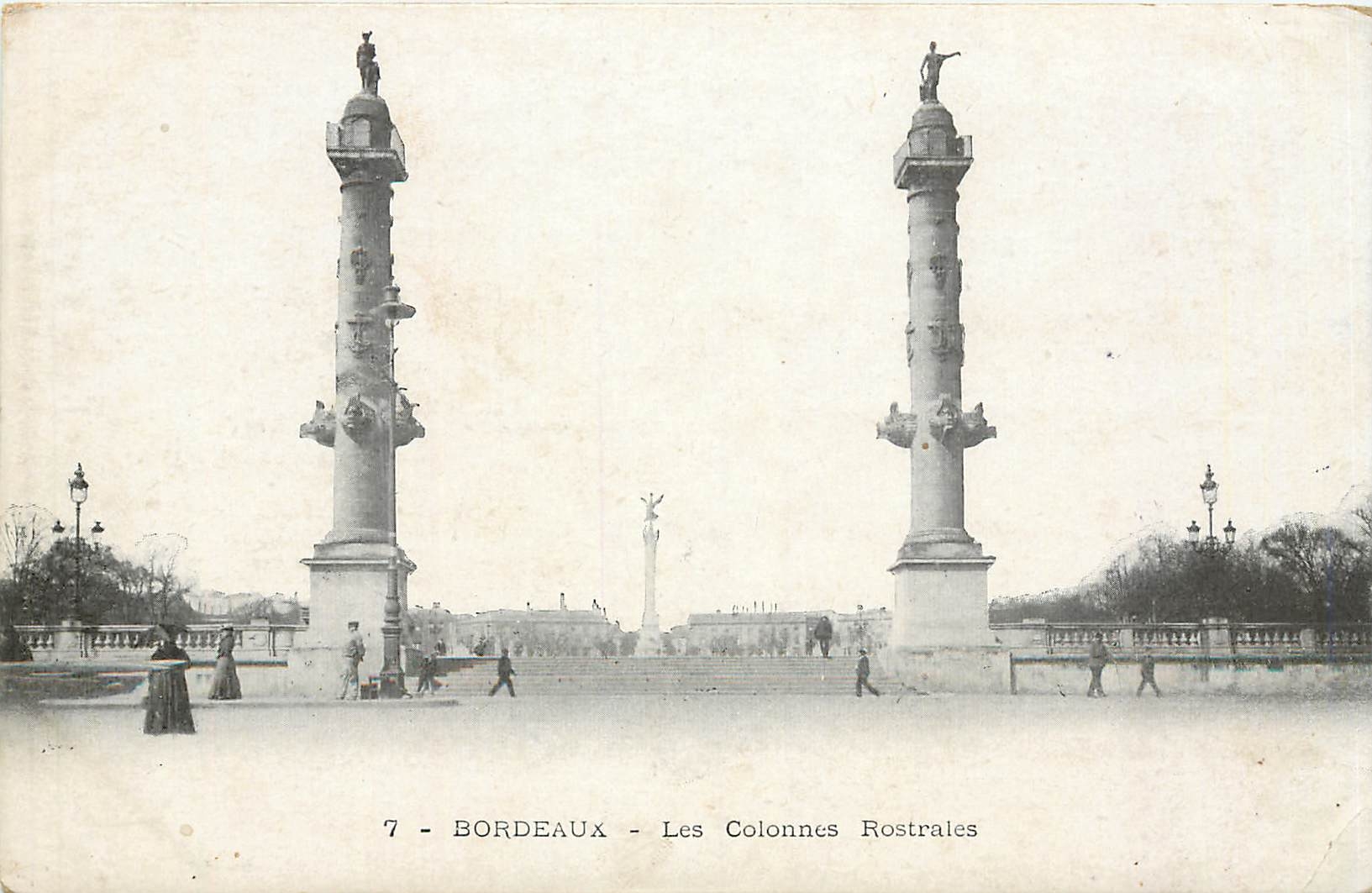 CPA Bordeaux les Colonnes Rostrales 