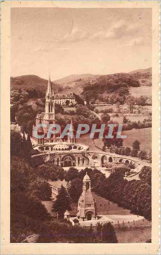 CPA Lourdes la Basilique et le Monument 