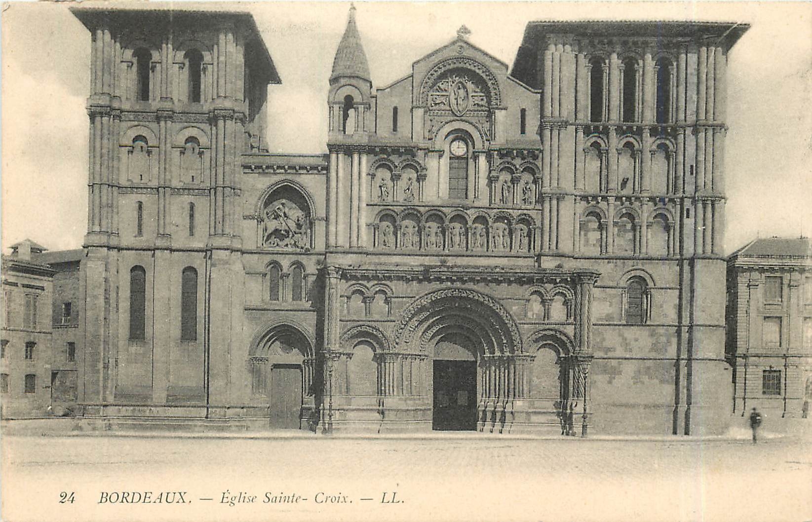 CPA Bordeaux Eglise Sainte Croix 