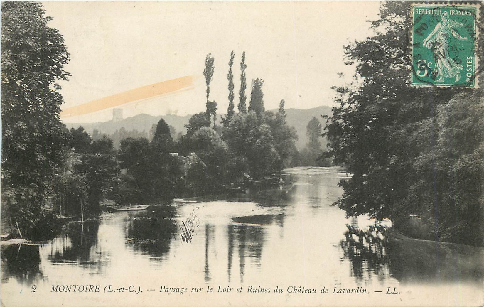 Montoire (L.-et-C.) — Paysage sur le Loir et Ruines du Château de Lavardin — LL.