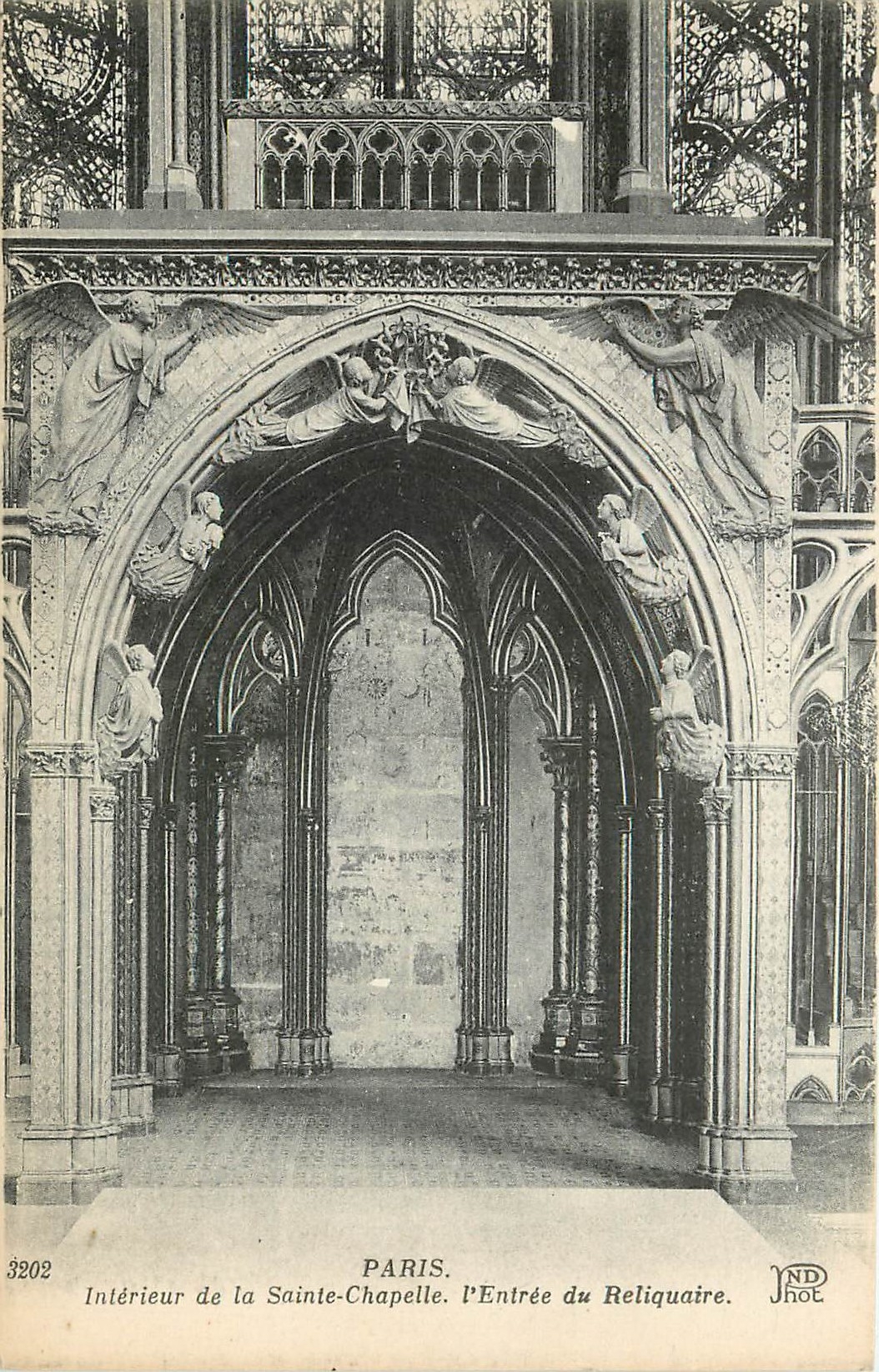 CPA Paris Interieur de la Sainte Chapelle l'Entree du Reliquaire 