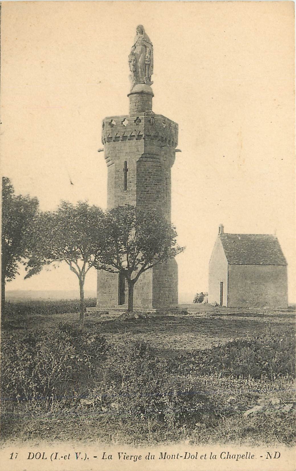 CPA Dol I et V la Vierge du Mont Dol et la Chapelle 