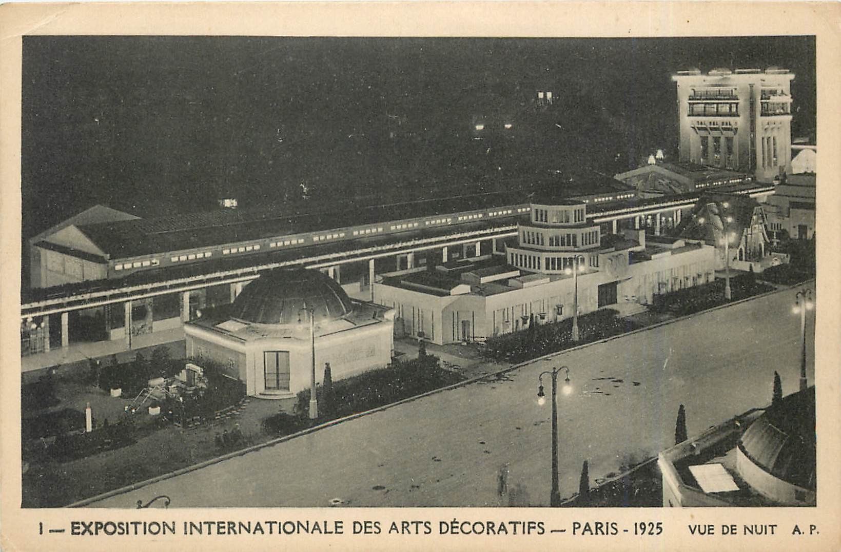 CPA Exposition internationale des arts decoratifs Paris 1925 vue de nuit 