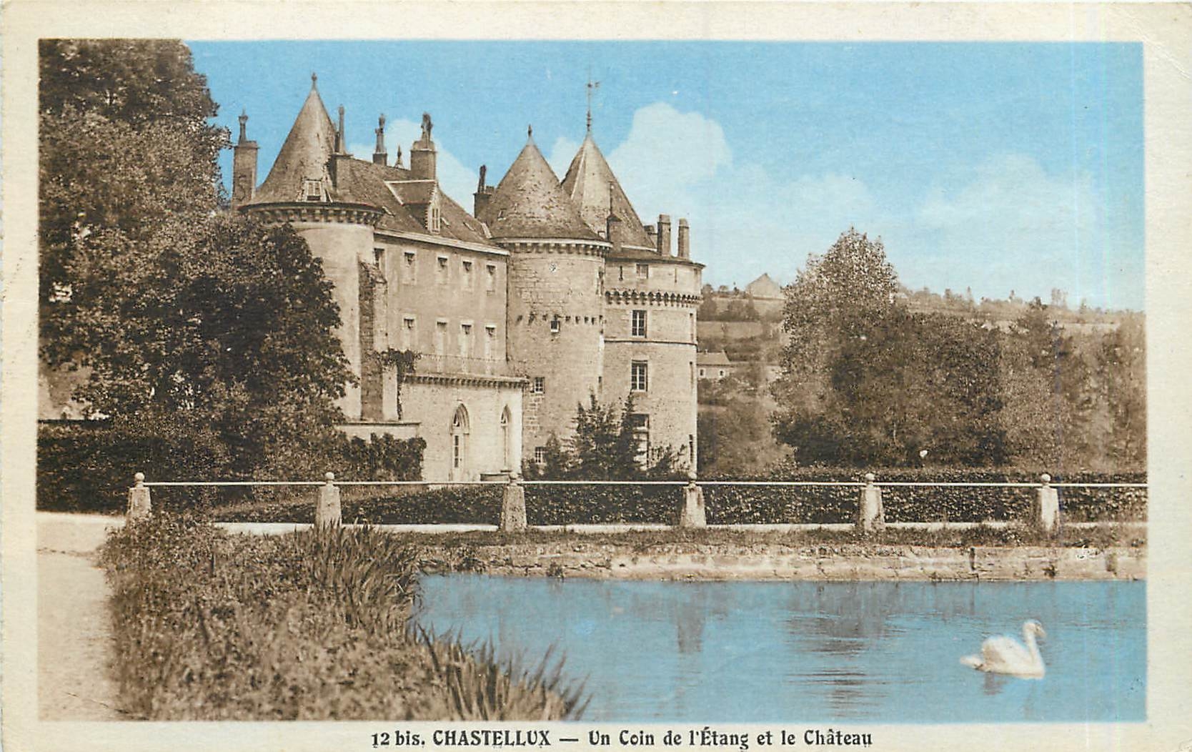 CPA Chastellux un coin de l'Etang et le Chateau 