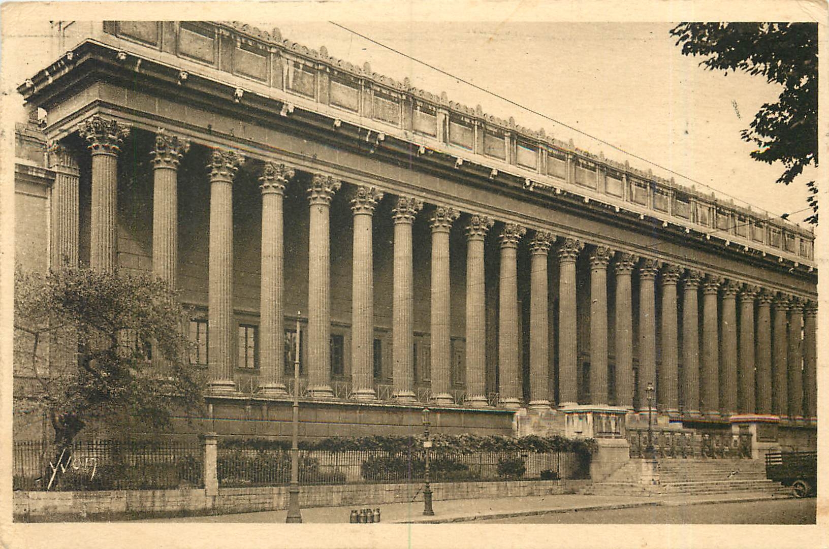 CPA La Douce France Lyon Rhone le palais de Justice 