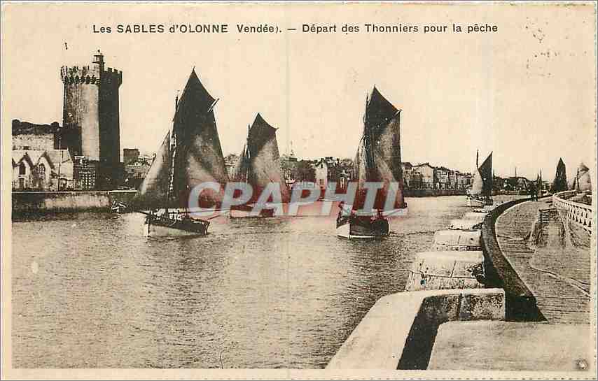 Les SABLES d'OLONNE Vendée — Départ des Thonniers pour la pêche