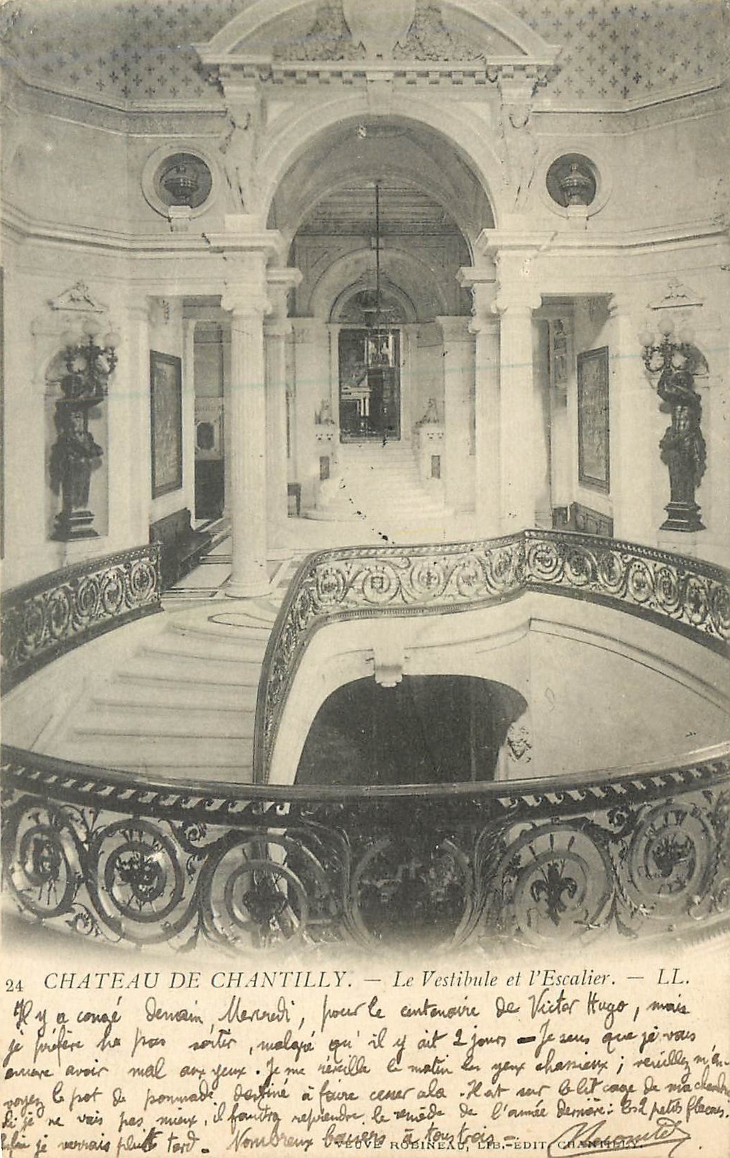 CPA Chateau de Chantilly le vestibule et l'Escalier 