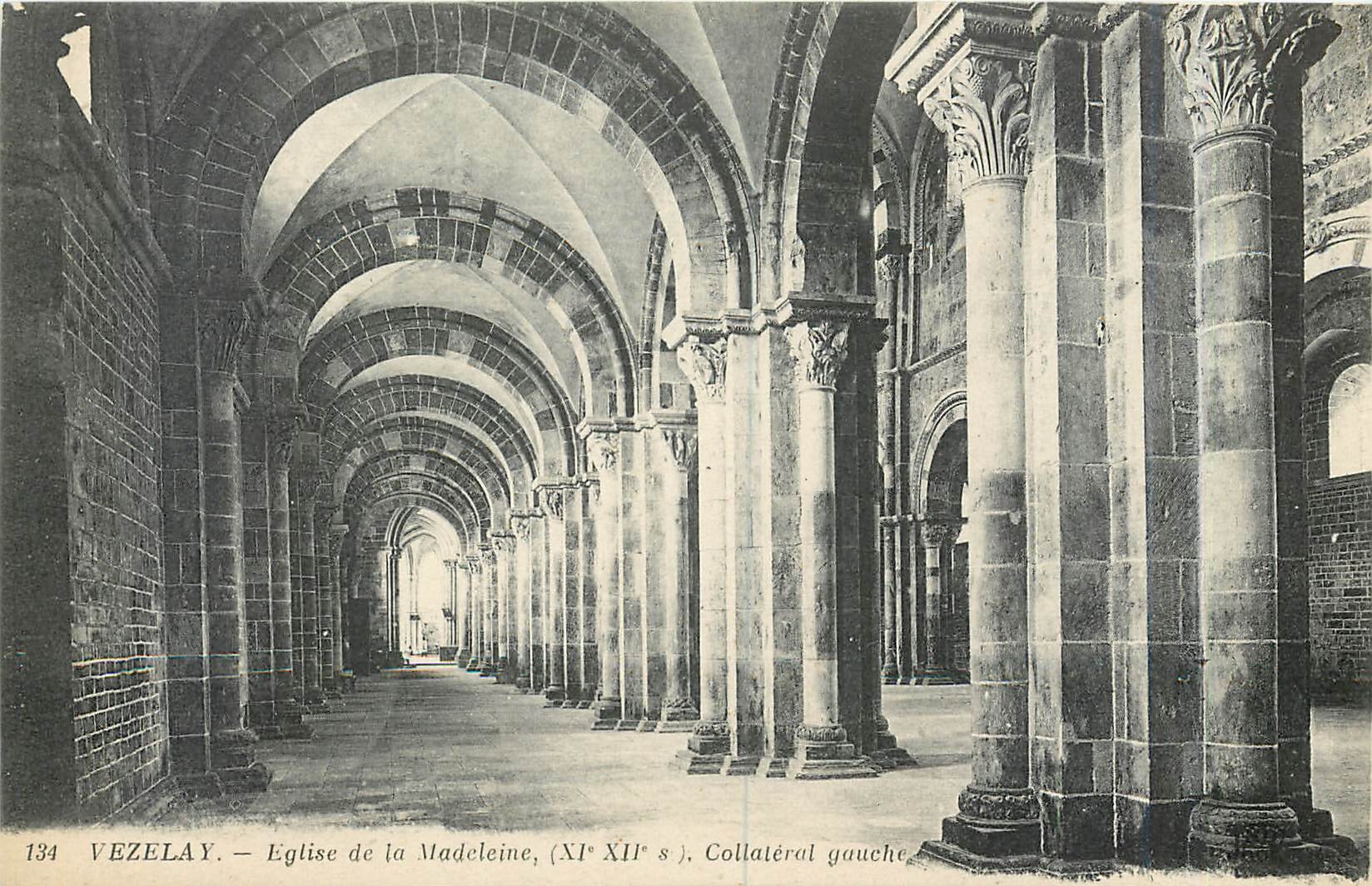 CPA Vezelay Eglise de la Madeleine XI XII Collateral gauche 