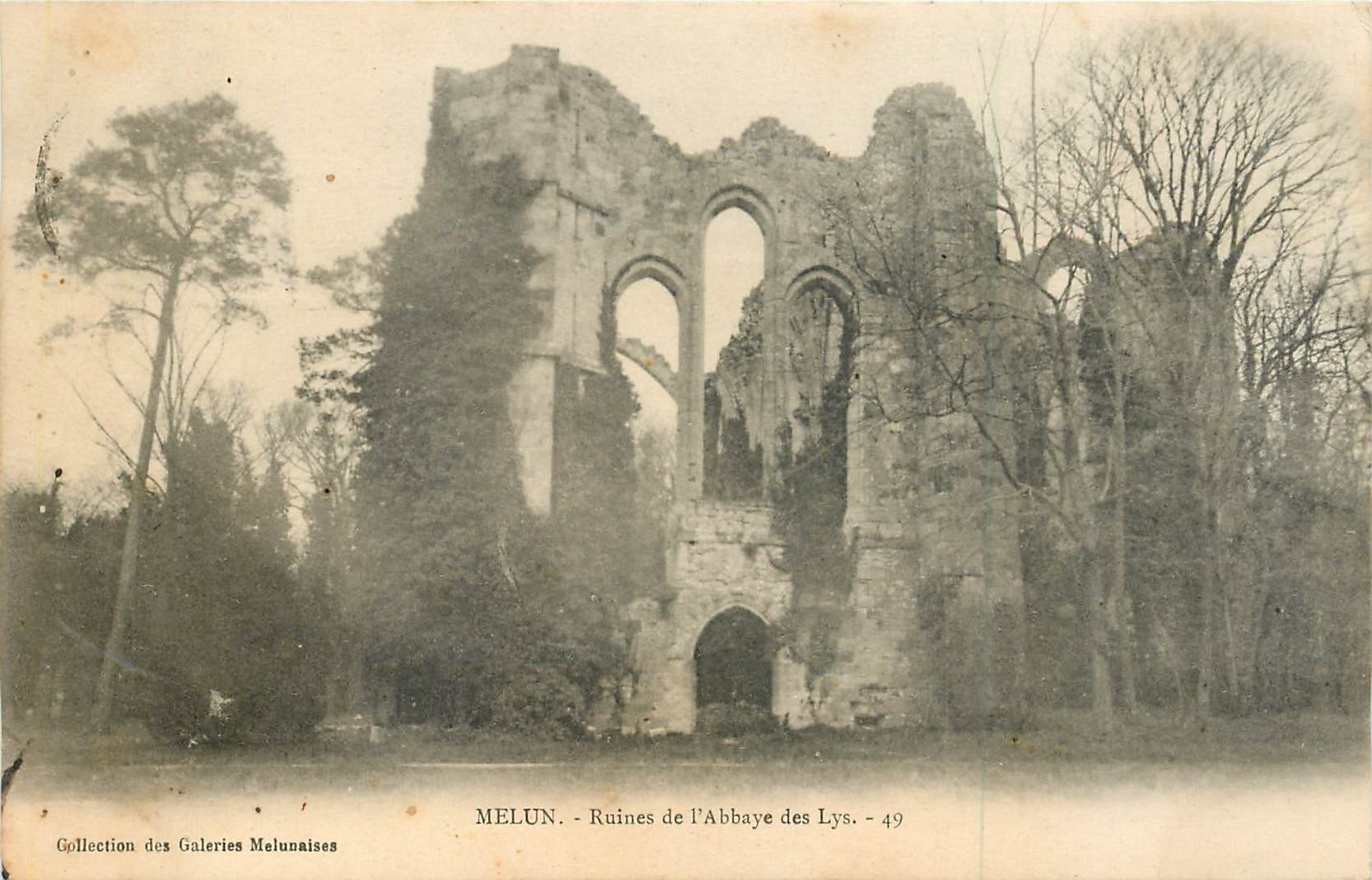 CPA Melun ruines de l'Abbaye des Lys 