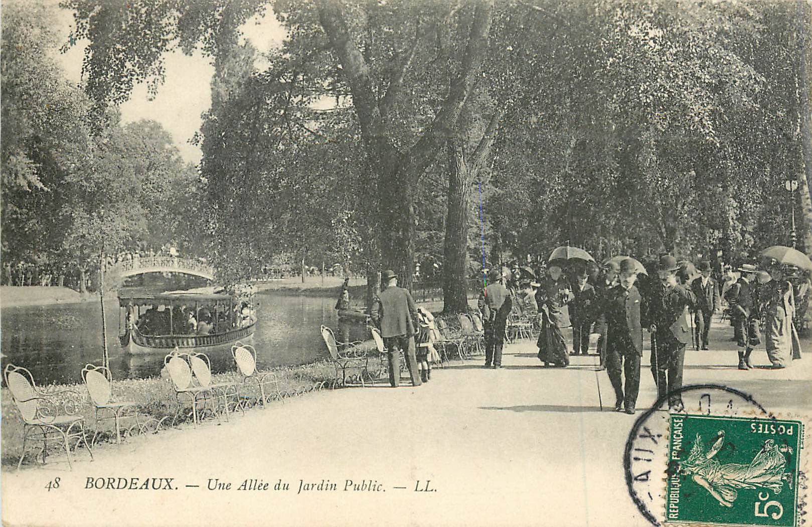 CPA Bordeaux une allee du jardin public 