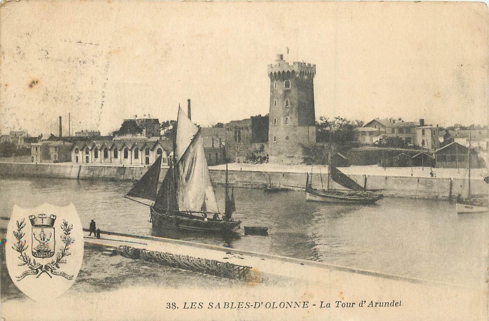 Les Sables-d'Olonne - La Tour d'Arundel — éditeur J. Nozais, n° 38