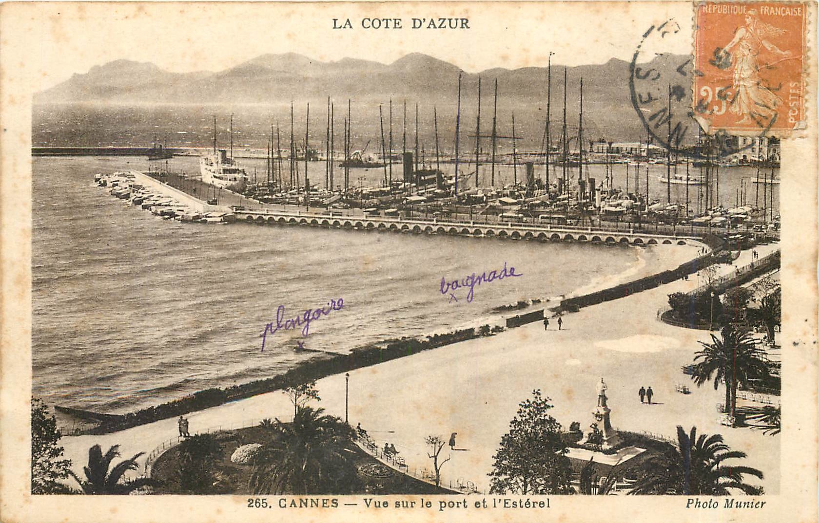 CPA La Cote d'Azur Cannes vue sur le port et l'Esterel Bateaux