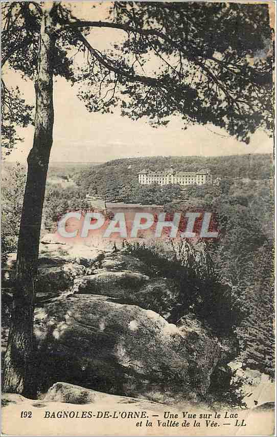 Bagnolles-de-l'Orne — Une Vue sur le Lac et la Vallée de la Vée — LL n°192