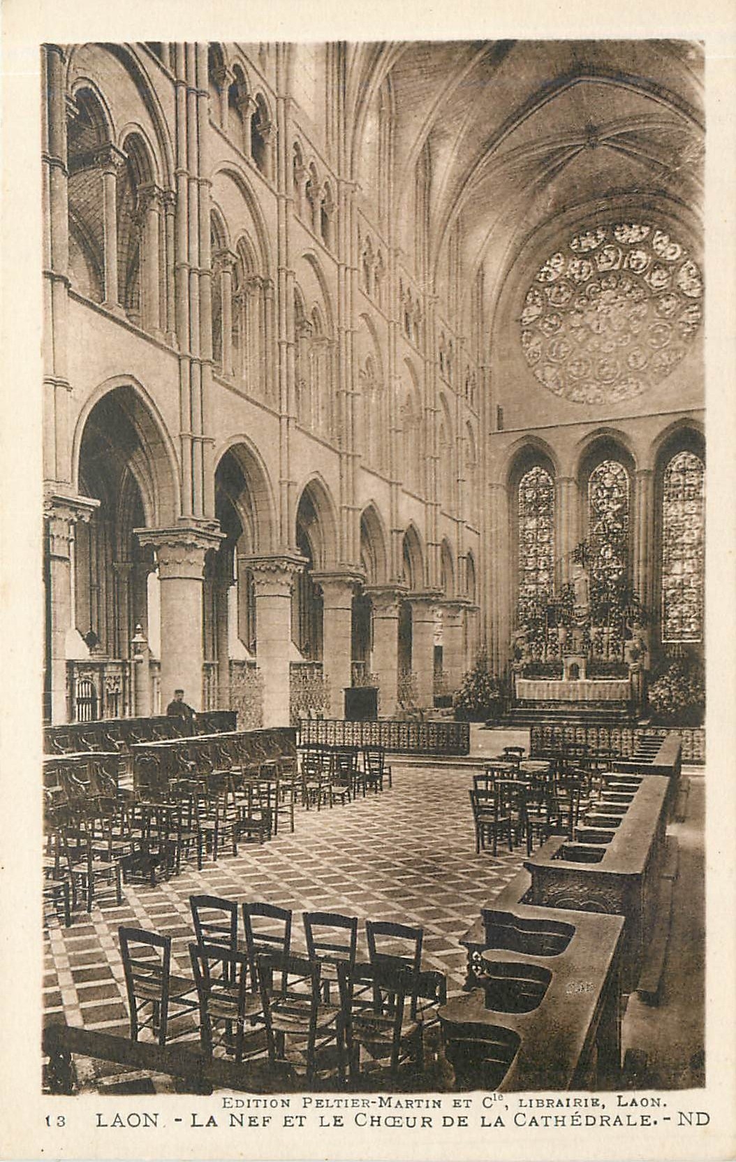 Laon - La nef et le chœur de la cathédrale — Édition Peltier-Martin et Cie, librairie, Laon