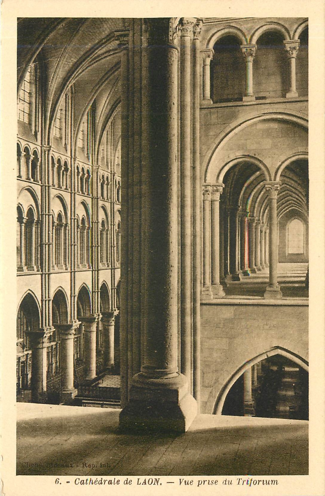 CPA Cathedrale de Laon vue prise du Triforum 