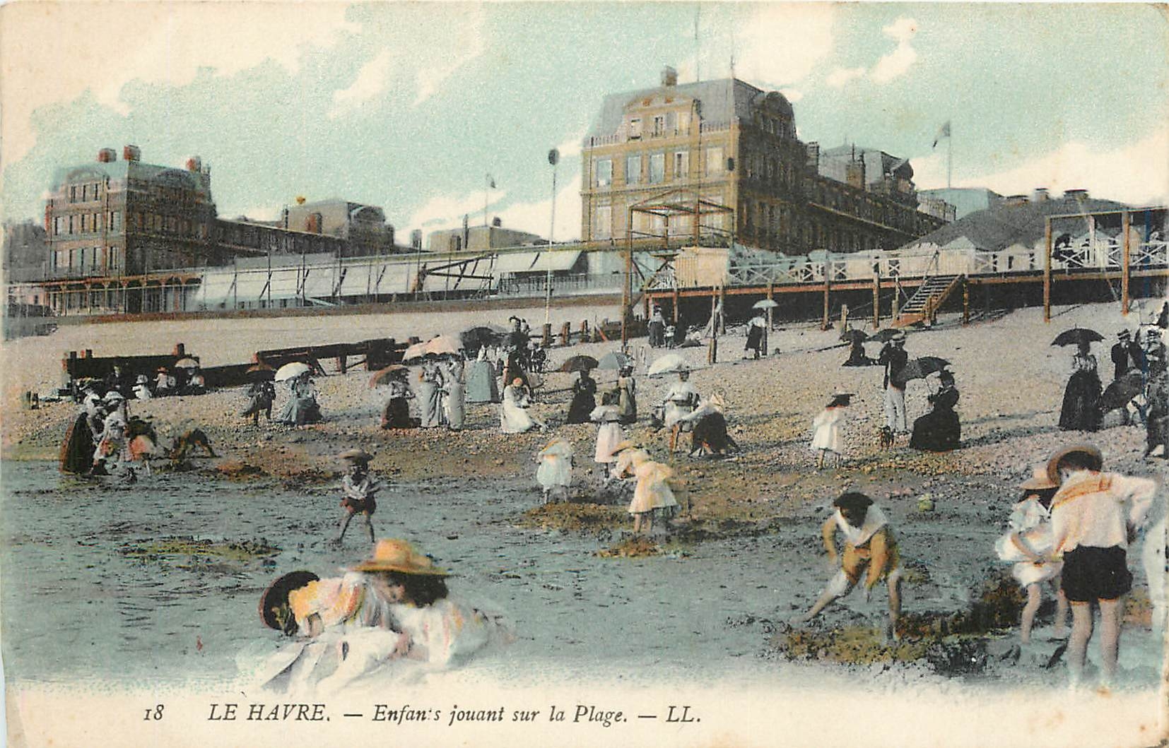 CPA Le Havre Enfants jouant sur la Plage 