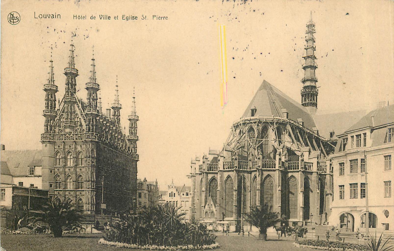 CPA Louvain Hotel de Ville et Eglise St Pierre 