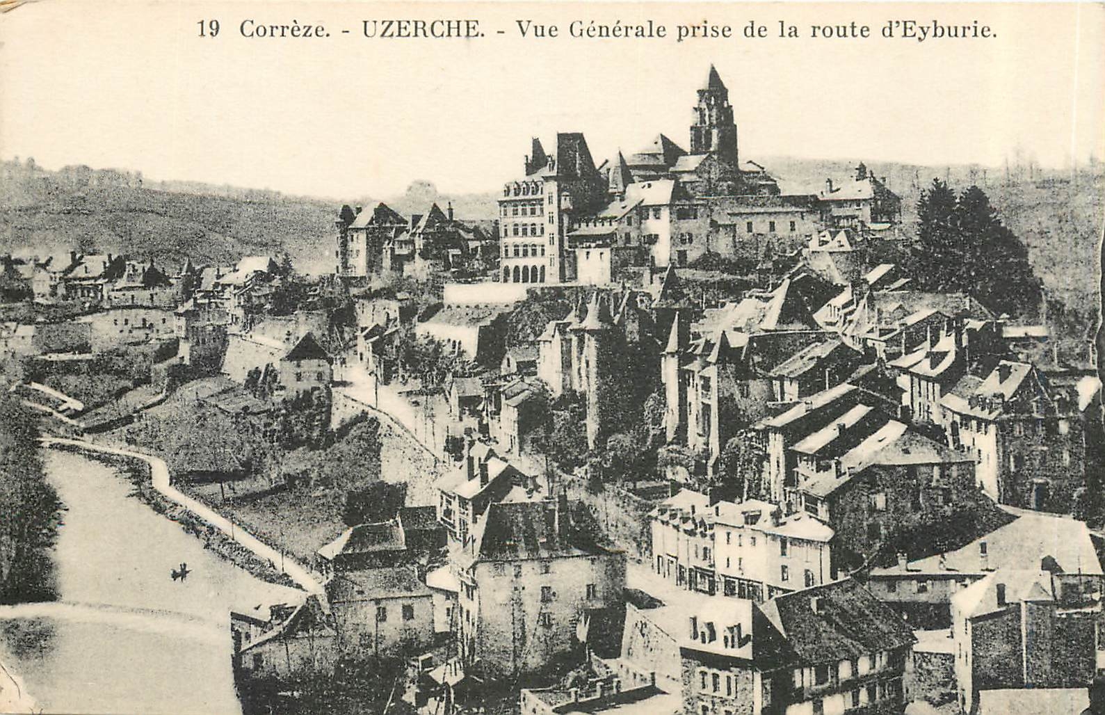 CPA Uzerche Vue Generale prise de la route d'Eyburie 