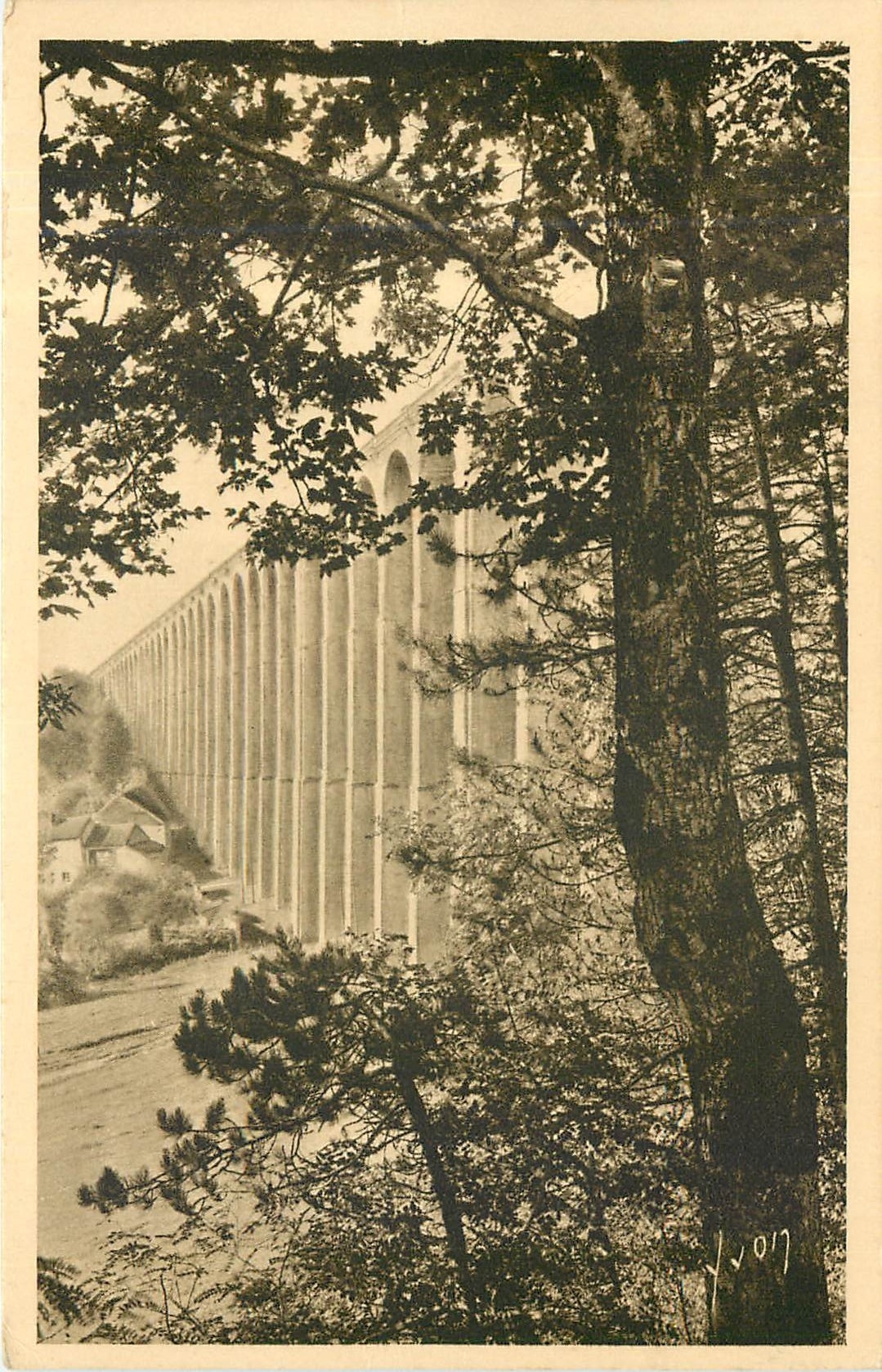 CPA Chaumont Haute Marne Le Viaduc 