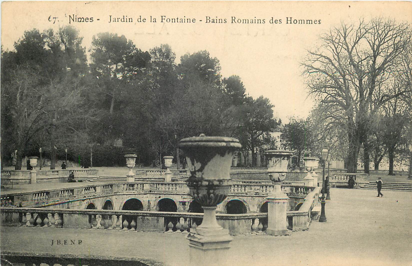 CPA Nimes Jardin de la Fontaine Bains Romains des Hommes 