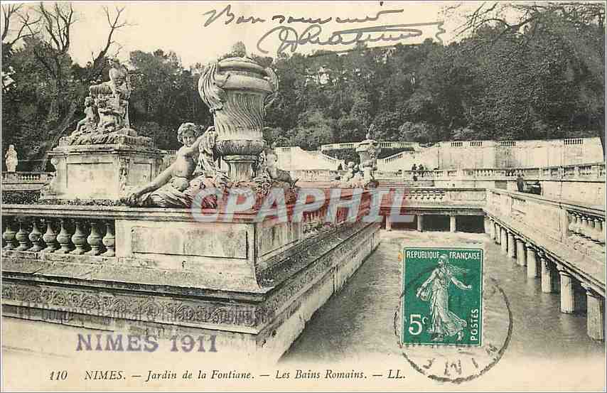 CPA Nimes Jardin de la Fontaine Les Bains Romains 