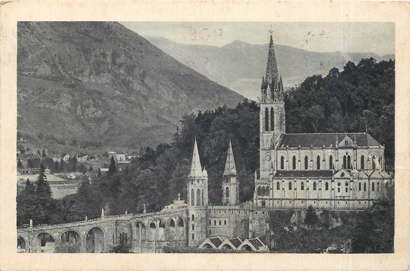 CPA Lourdes La Basilique et le Pic du Jer 