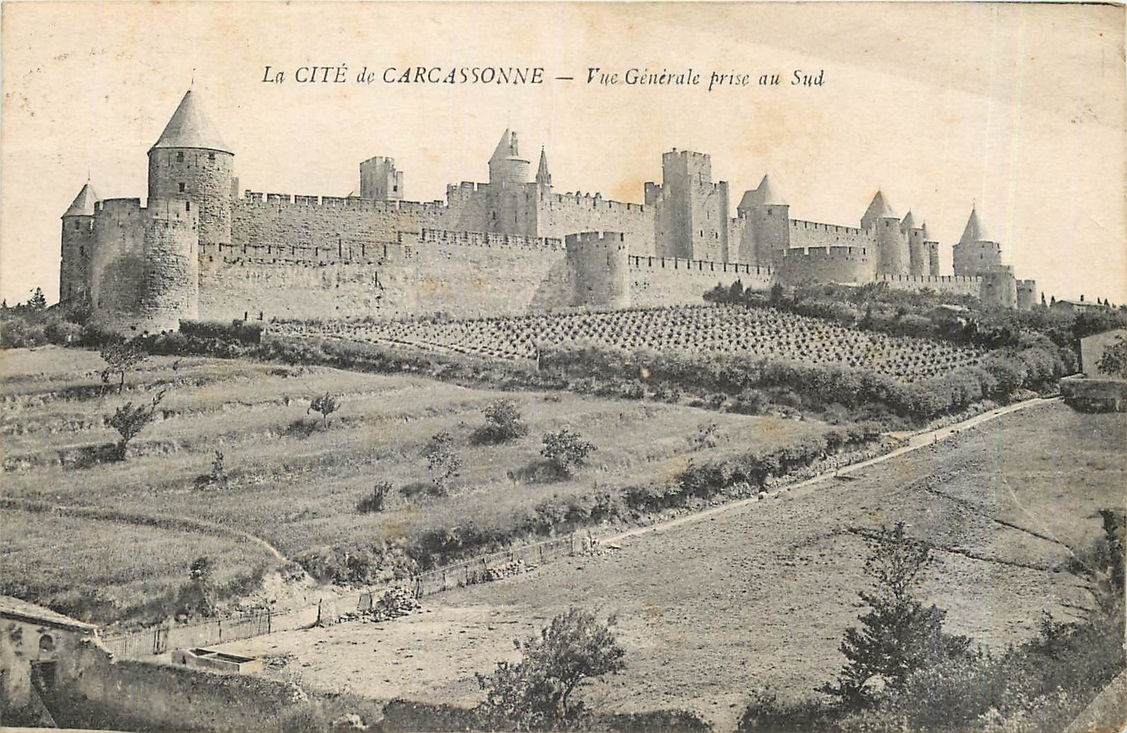 Die STADT CARCASSONNE — Allgemeiner Blick aus dem Süden