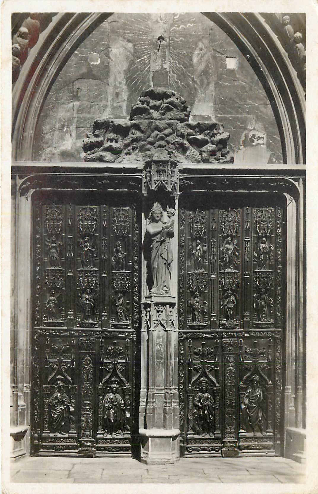 CPA Aix en Provence Cathedrale Saint Sauveur Portes en noyer sculpte ceuvre de Jean Guiramand de Tou