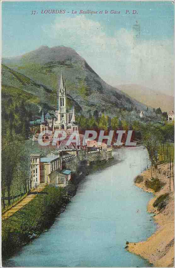 CPA Lourdes La Basilique et le Gare 