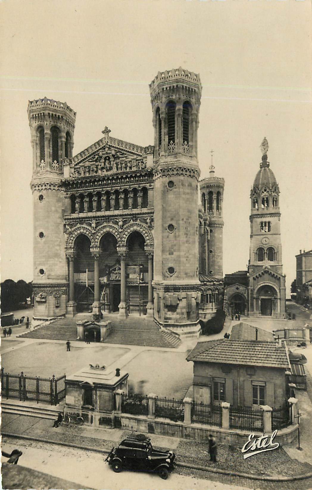 CPA Lyon Basilique Notre Dame de Fourviere 