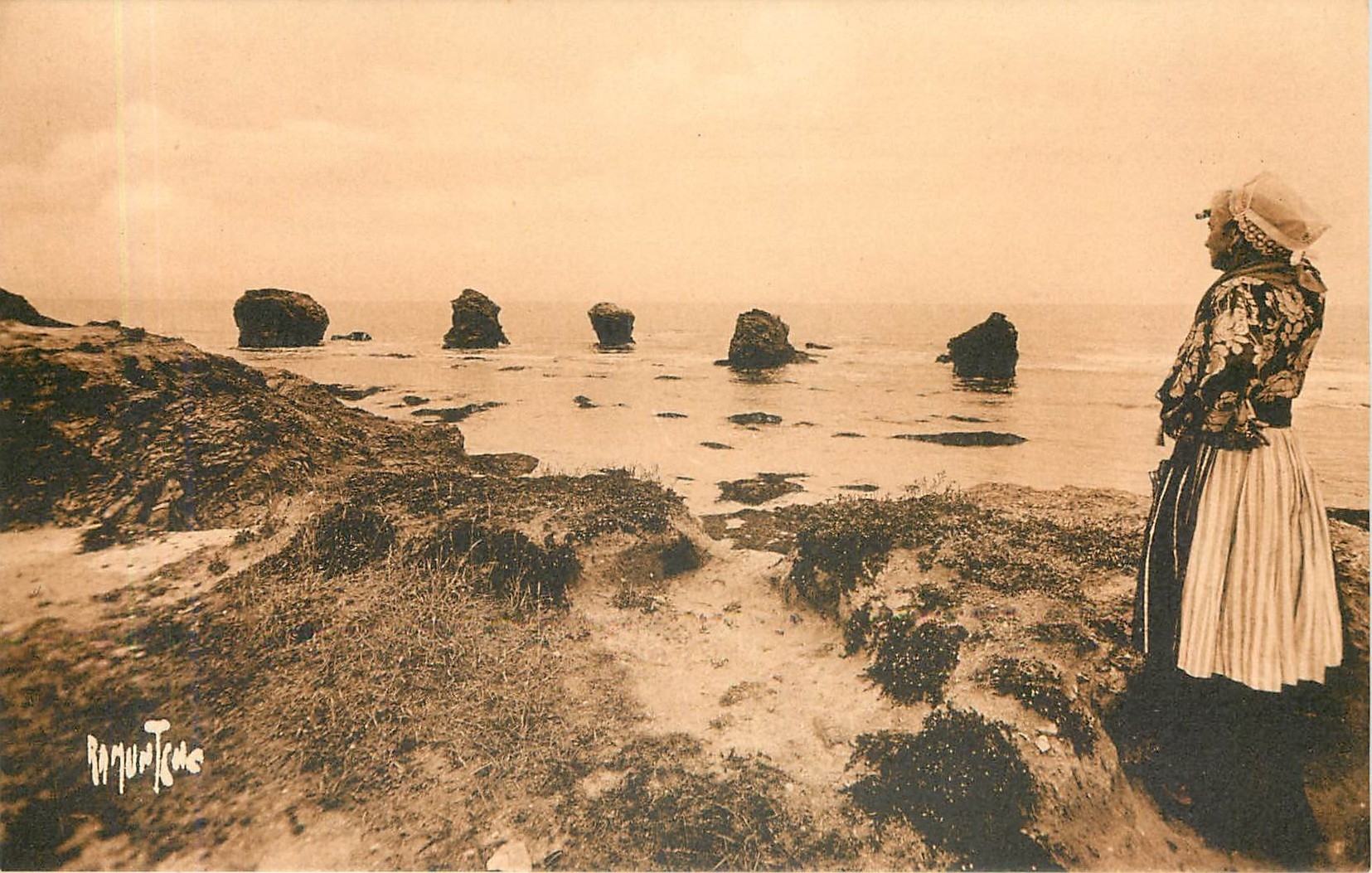 Rochers de Croix-de-Vie — Les Cinq-Pineaux entre Croix-de-Vie et Sion — Éditeur Raymond Bergevin, n° 9548