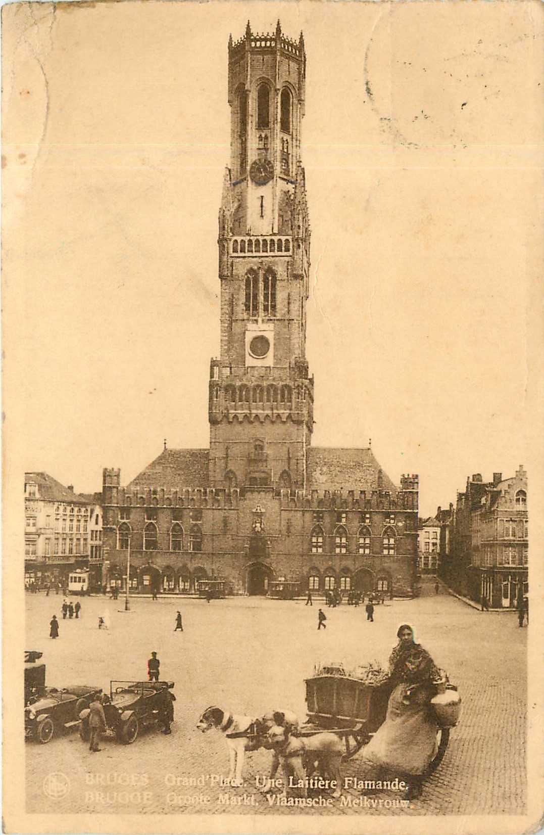CPA Bruges Grand Place Une Laitiere Flamande Voiture a chiens