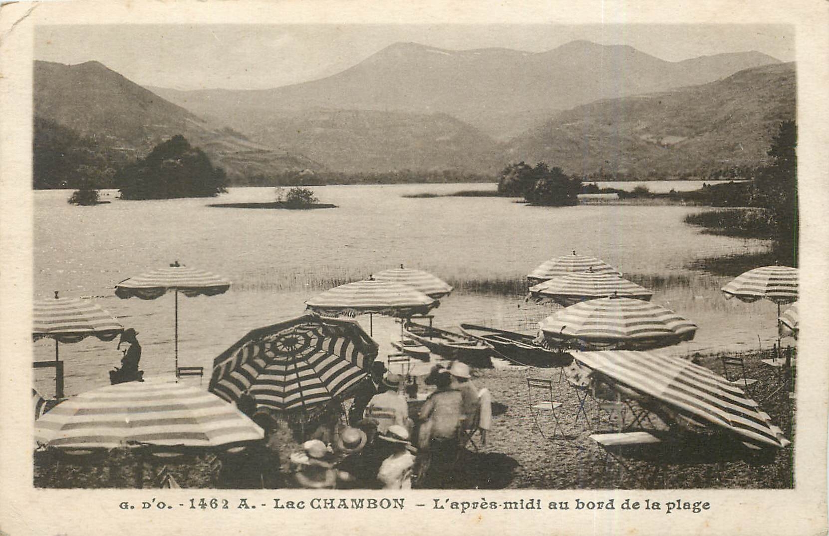 CPA Lac Chambon L'Apres midi au bord de la plage 