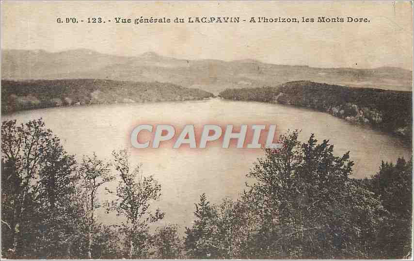 CPA Vue generale du Lac Pavin A l'Horizon les Monts Dore 