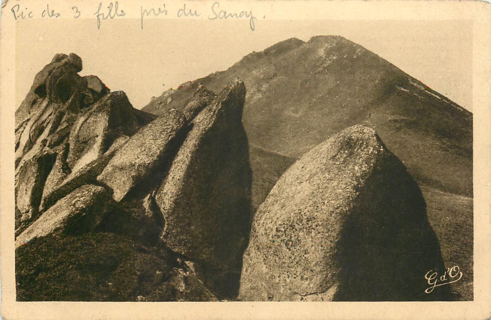 CPA L'Auvergne Poetique Le Mont Dore Pic des Trois filles pres du Sancy 