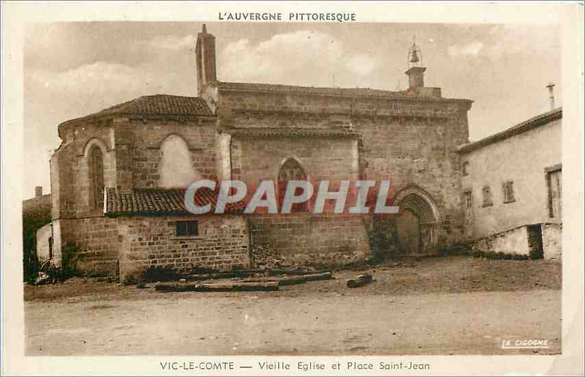 Vic-le-Comte — Vieille Église et Place Saint-Jean — La Cigogne