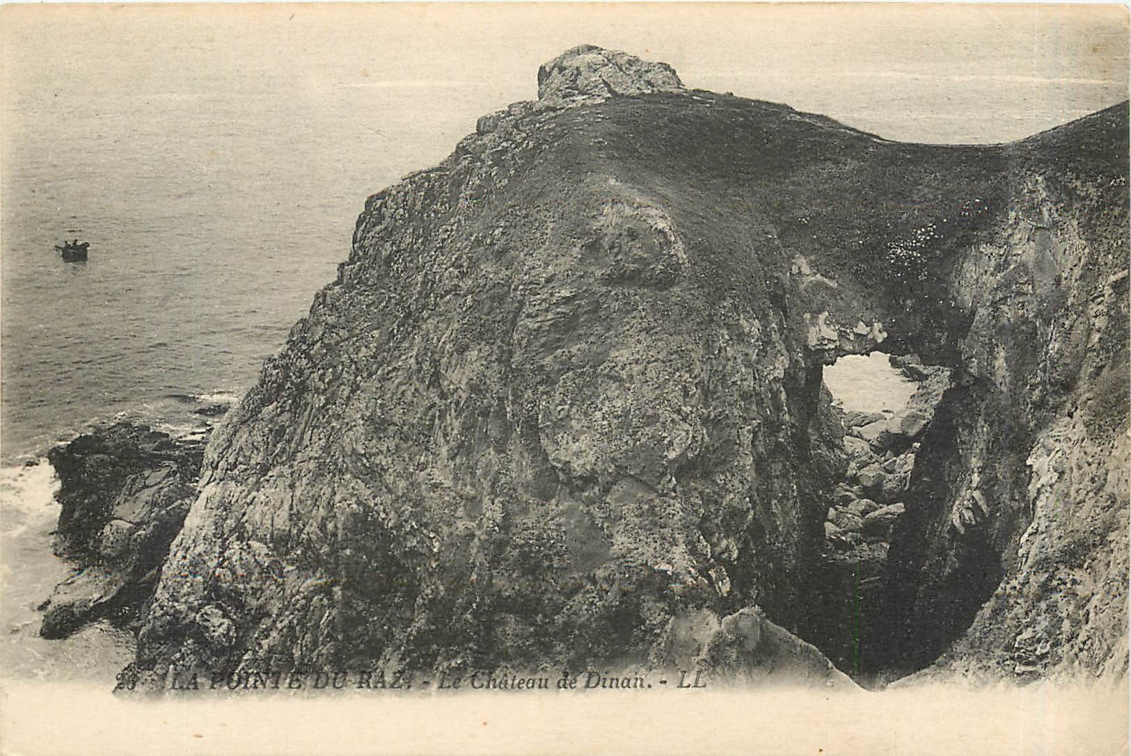 CPA La Pointe du Raz Le Chateau de Dinan 