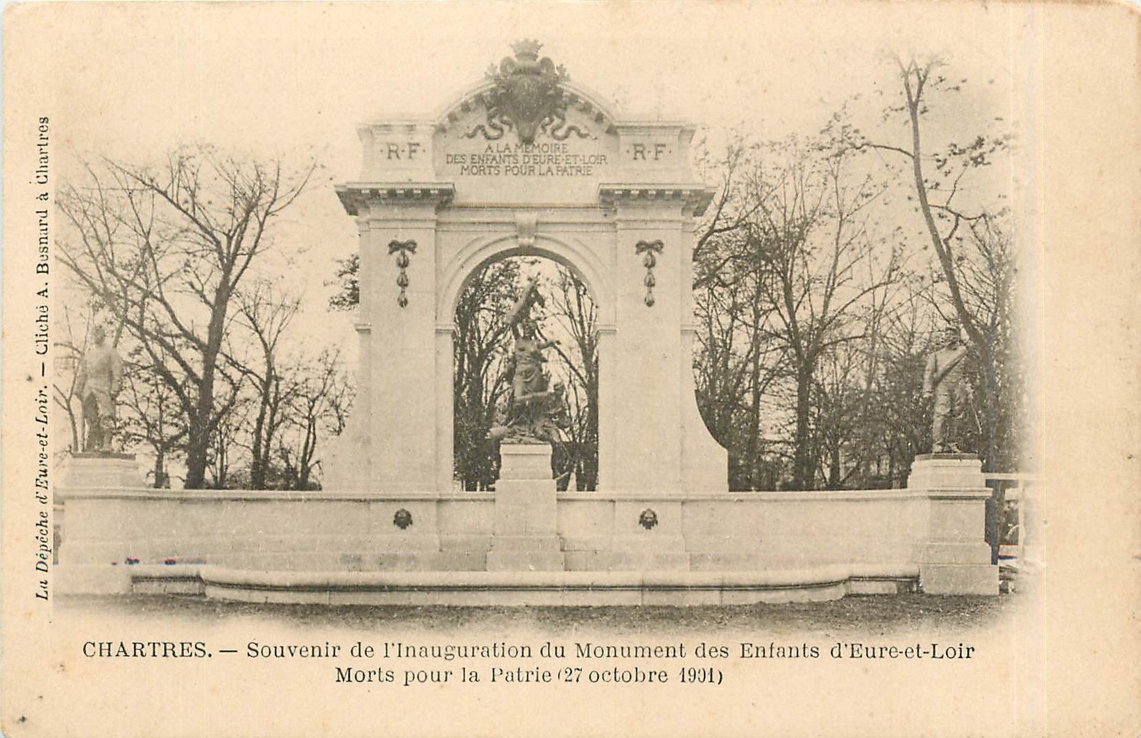 CPA Chartres Souvenir de l'Inauguration du Monument des Enfants d'Eure et Loir Morts pour la Patrie 