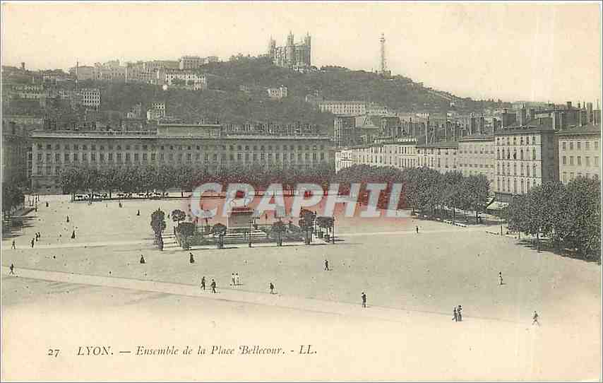CPA Lyon Ensemble de la Place Bellecour 