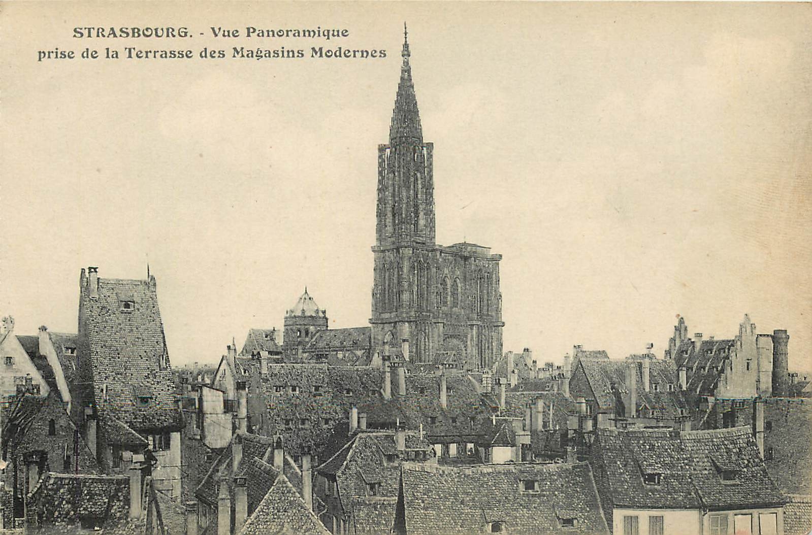 Straßburg - Panoramablick vom Terrassenbereich der Modernen Geschäfte
