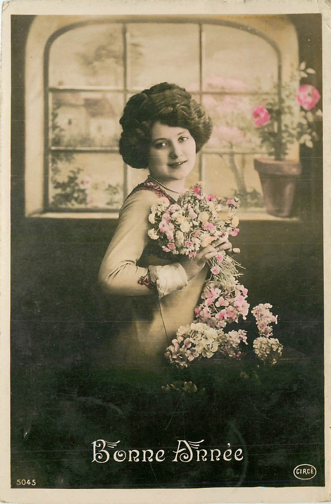 CPA Bonne Annee Femme