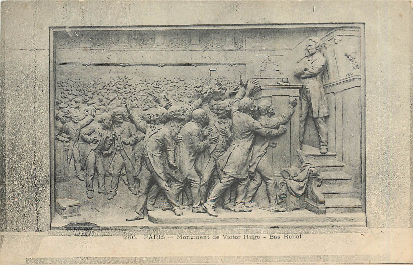 CPA Paris Monument de Victor Hugo Bas Relief 