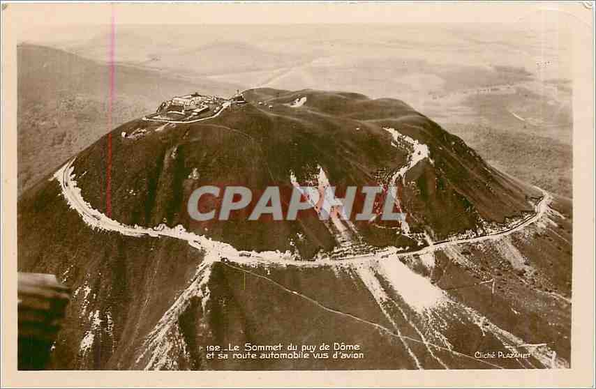 Der Gipfel des Puy de Dôme und seine automobile Straße aus der Luft gesehen — Foto von Puzanet — Nr. 198