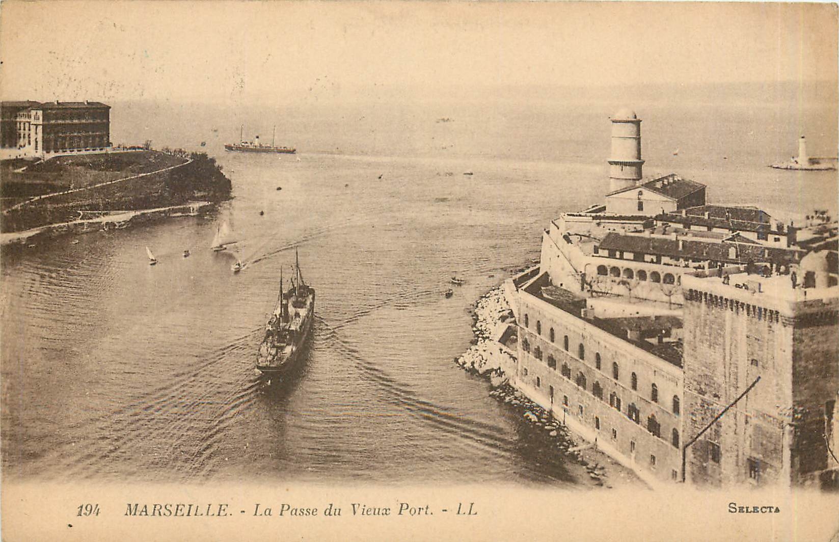 CPA Marseille La Passe du Vieux Port Bateau