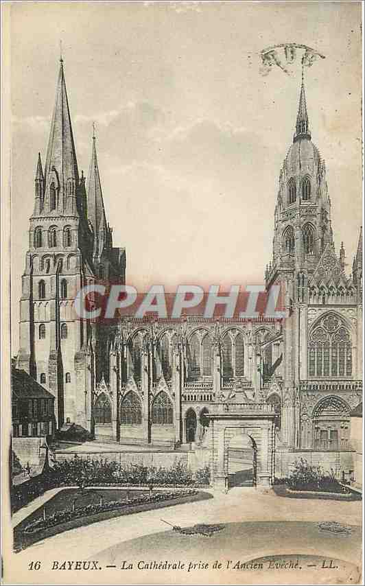 Bayeux — La Cathédrale prise de l'Ancien Evêché — LL. n°16