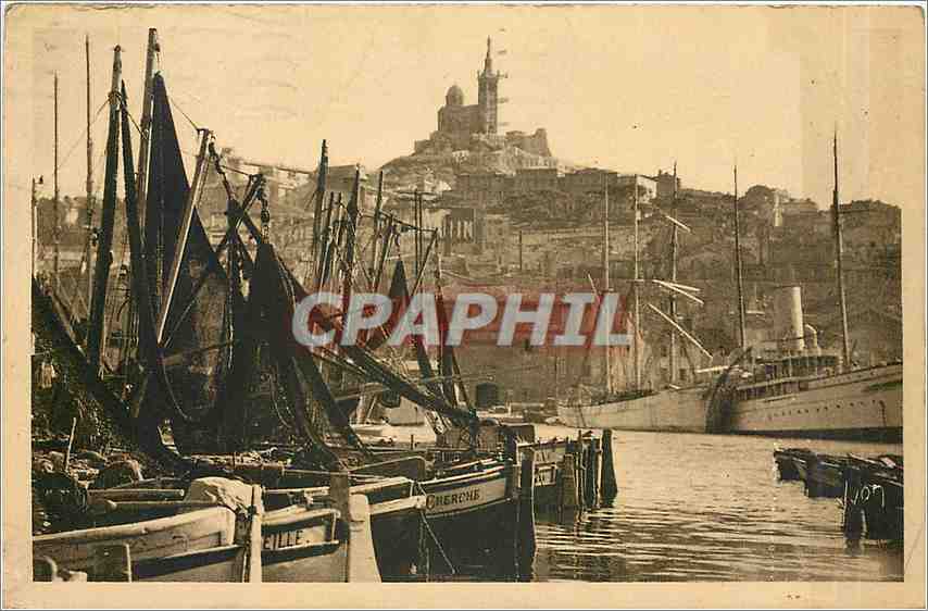 CPA Marseille B du R Notre Dame de la Garde vue du Vieux Pont Bateaux