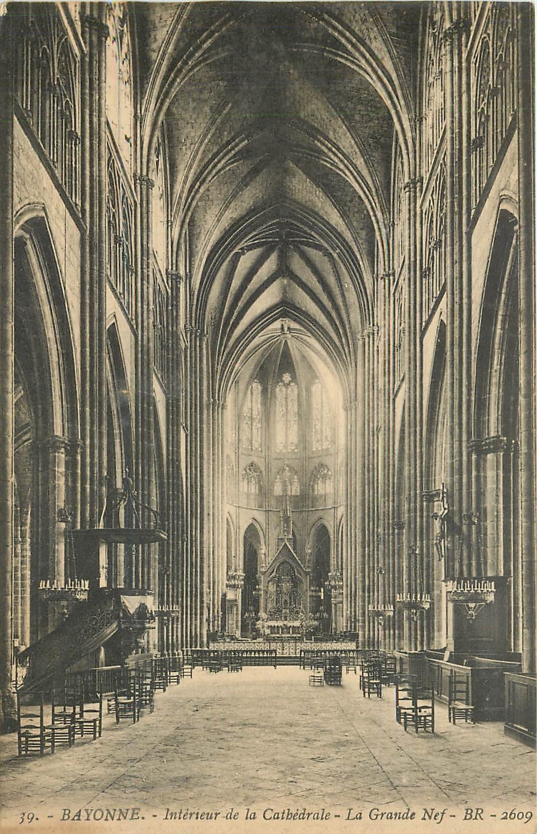 CPA Bayonne Interieur de la Cathedrale La Grande Nef 