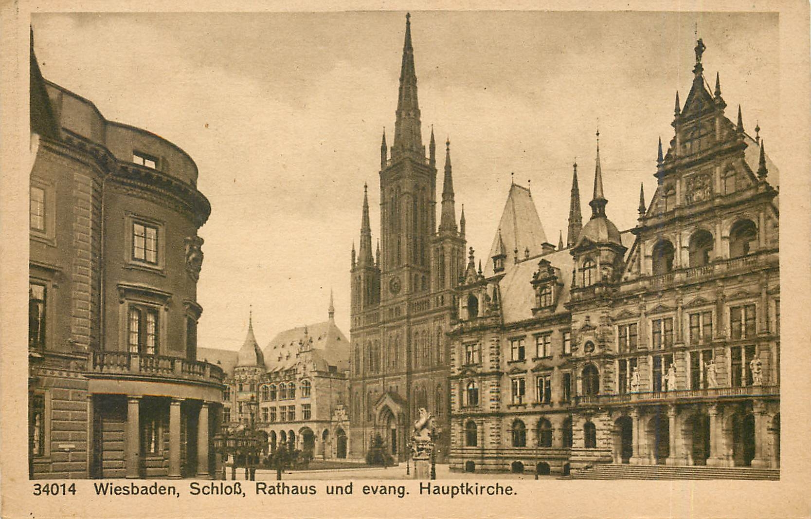CPA Wiesbaden Schloss Rathaus und evang Hauptkirche 