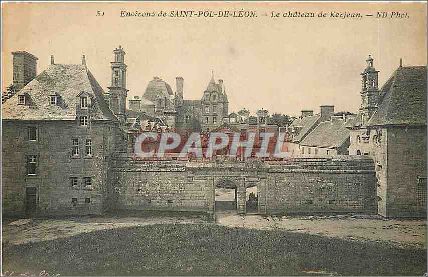 CPA Environs de Saint Pol de Leon Le Chateau de Kerjean 